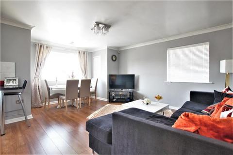 2 bedroom flat to rent, Barker Road, Chertsey KT16