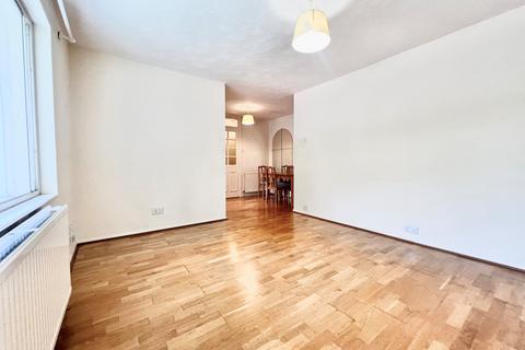 undefined, Greenway Close, London, N11