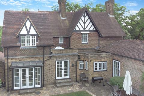 3 bedroom link detached house for sale, Camlet Way, Hertfordshire EN4