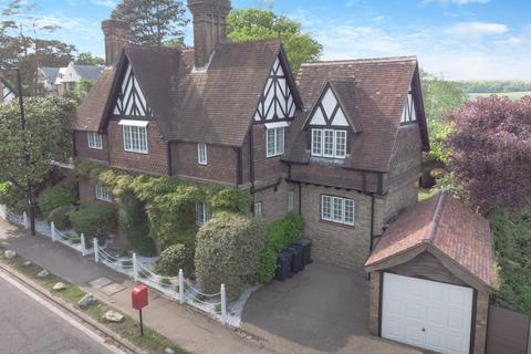 Camlet Way, Hertfordshire EN4