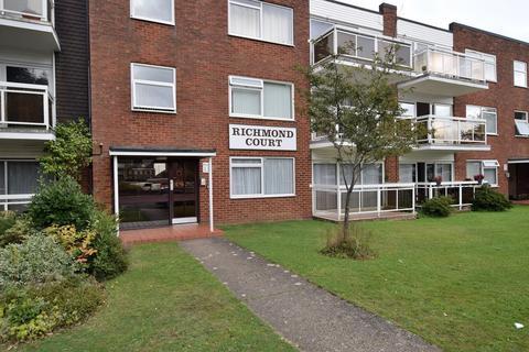 2 bedroom ground floor flat for sale, Spencer Road, New Milton, Hampshire. BH25 6EP