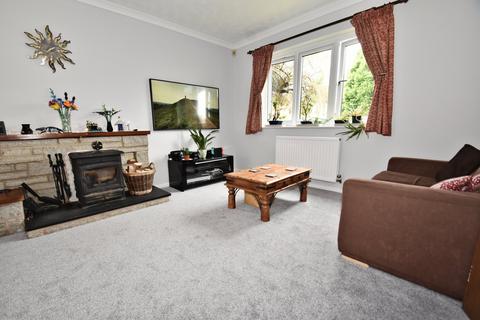 6 Fairfield, Sampford Peverell, Tiverton, EX16 7DE