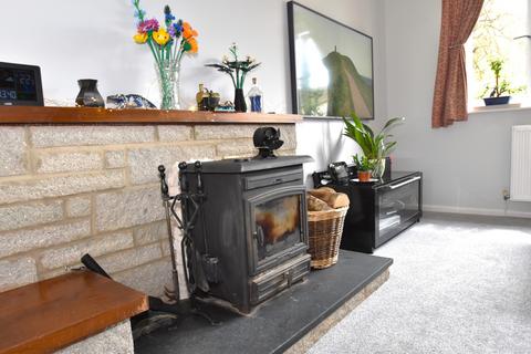 6 Fairfield, Sampford Peverell, Tiverton, EX16 7DE