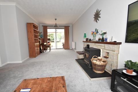 6 Fairfield, Sampford Peverell, Tiverton, EX16 7DE