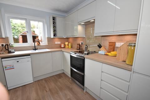6 Fairfield, Sampford Peverell, Tiverton, EX16 7DE