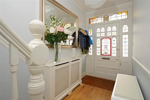 52 Braemar Avenue, London, SW19 8AZ