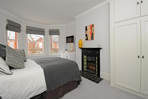 52 Braemar Avenue, London, SW19 8AZ