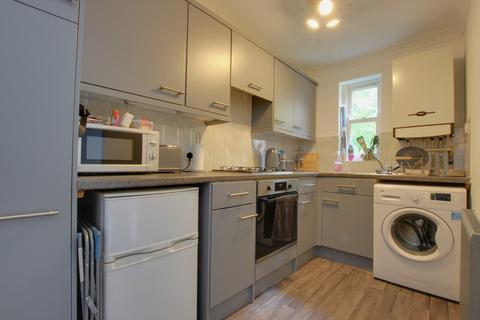 1 bedroom flat for sale, George Court, North Street, Havant