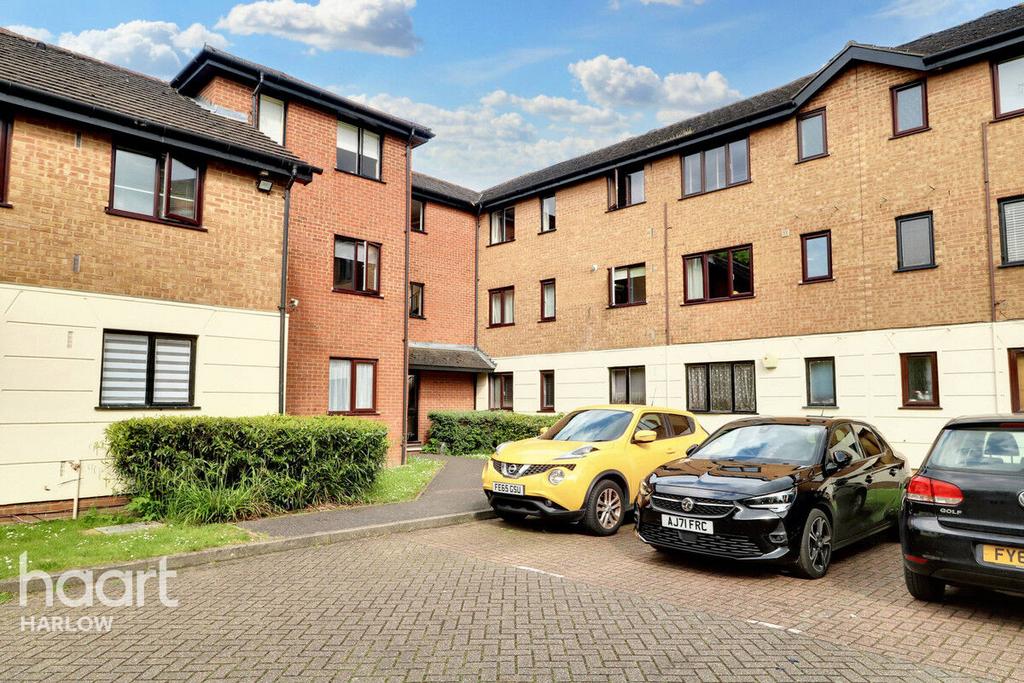 Parrotts Field, Hoddesdon 1 bed apartment for sale £185,000