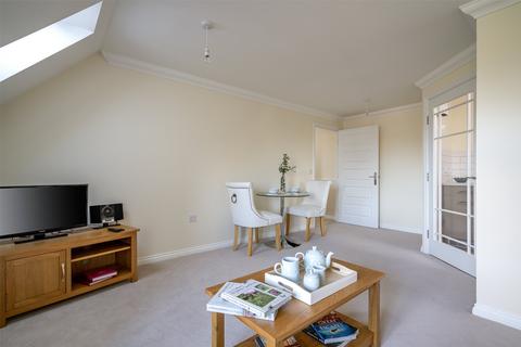 1 bedroom retirement property for sale, Leatherhead Road, Ashtead, Surrey, KT21