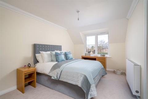 1 bedroom retirement property for sale, Leatherhead Road, Ashtead, Surrey, KT21