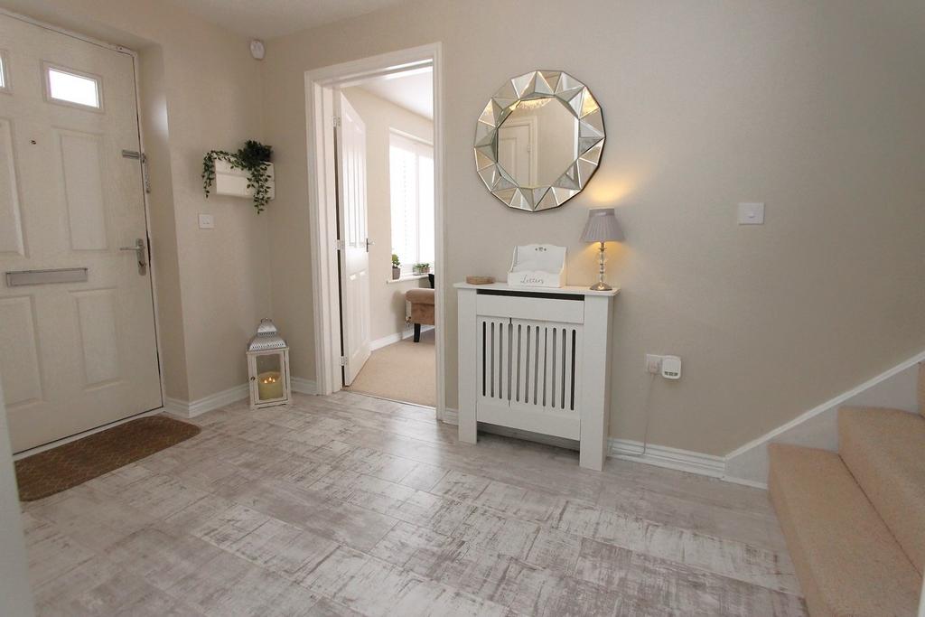 Kirkby Drive, Kidderminster, DY11 4 bed detached house £335,000