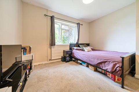 13 Broad Street, West End, Woking, GU24 9NH