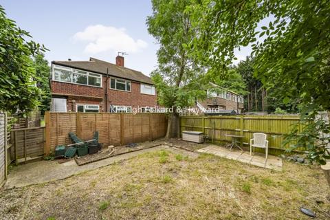 2 bedroom maisonette to rent, Station Estate Beckenham BR3