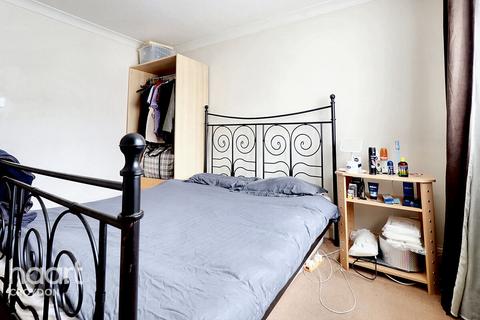 2 bedroom flat for sale, Whitehorse Road, Croydon