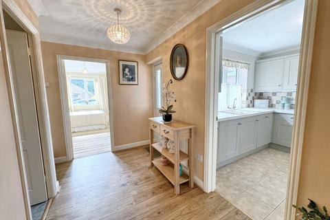 16 The Fairways, Rushmere St Andrew, Ipswich, IP4 5TN