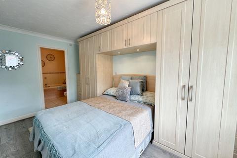 16 The Fairways, Rushmere St Andrew, Ipswich, IP4 5TN