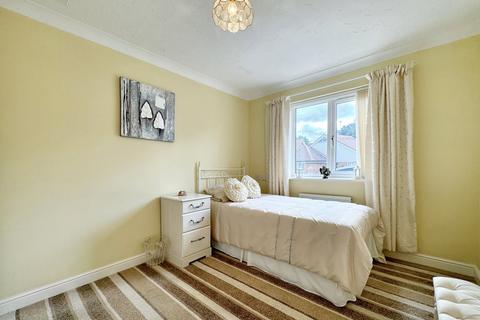 16 The Fairways, Rushmere St Andrew, Ipswich, IP4 5TN