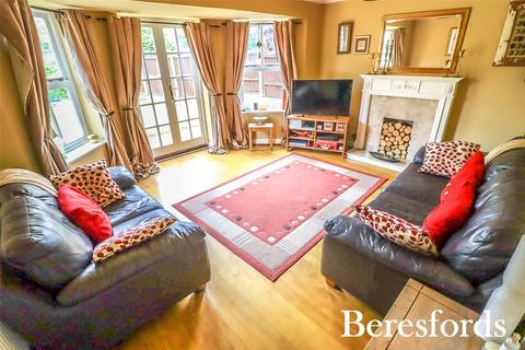 1 Aspen Way, South Ockendon, RM15 6TX