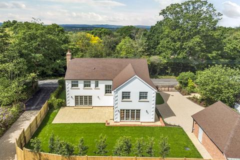 4 bedroom detached house for sale, Common Hill, West Sussex, RH20