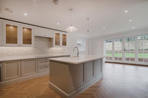 4 bedroom detached house for sale, Common Hill, West Sussex, RH20