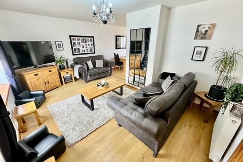 5 Hill Road, Howwood, Johnstone, PA9 1BU
