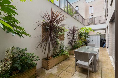 2 bedroom flat for sale, The Avenue, London, NW6