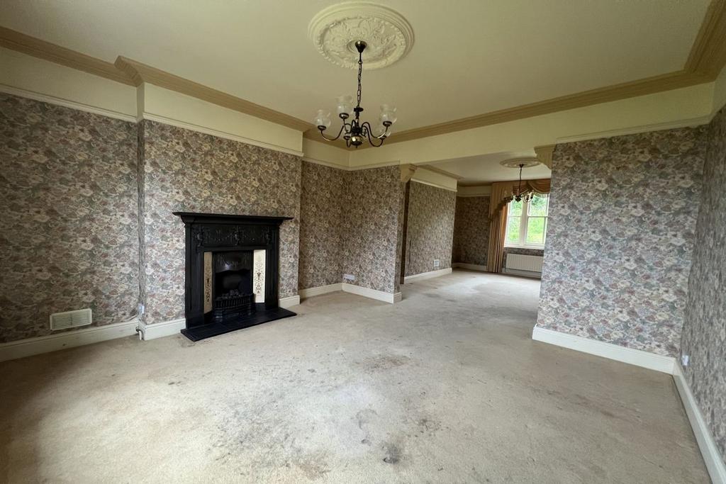 Firs Road, Mardy, Abergavenny, NP7 4 bed detached house for sale £500,000