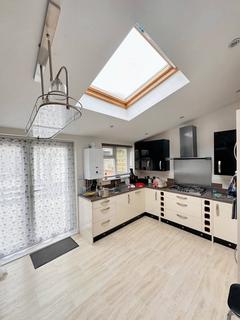 1 bedroom in a house share to rent, Farnham Road, Farnham Royal SL2