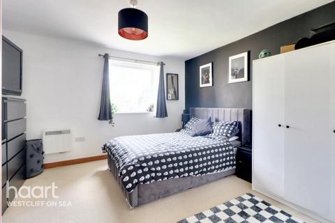 1 bedroom flat for sale, Kenway, Southend-on-Sea