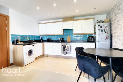 1 bedroom flat for sale, Kenway, Southend-on-Sea