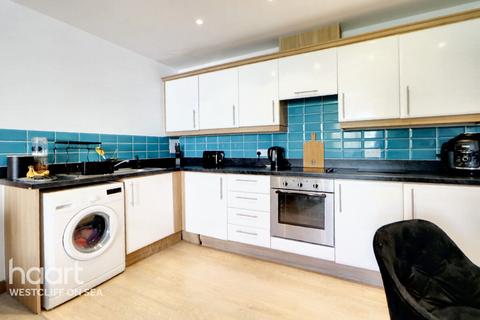 1 bedroom flat for sale, Kenway, Southend-on-Sea