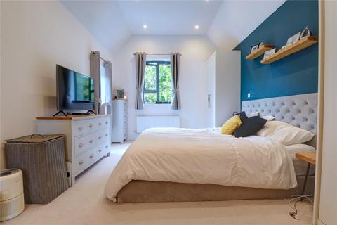 3 Chervil Close, Godalming, GU7 1PS