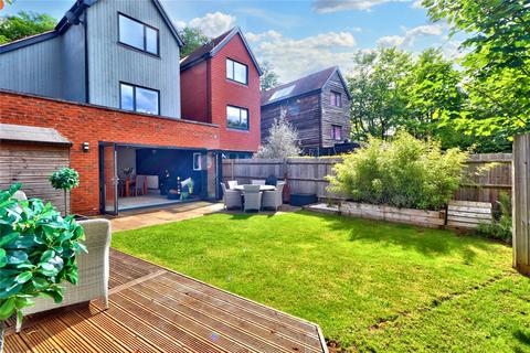 3 Chervil Close, Godalming, GU7 1PS