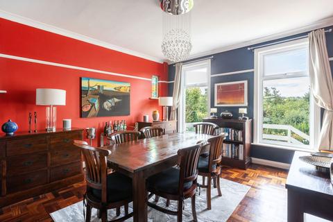 17 Stuart Road, Warlingham, CR6 9JH