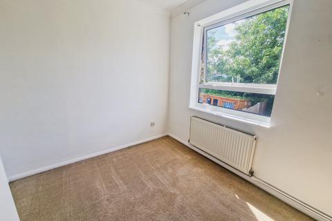 24 Abbots Field, Gravesend, DA12 5JA