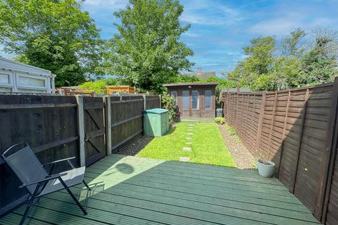 24 Abbots Field, Gravesend, DA12 5JA