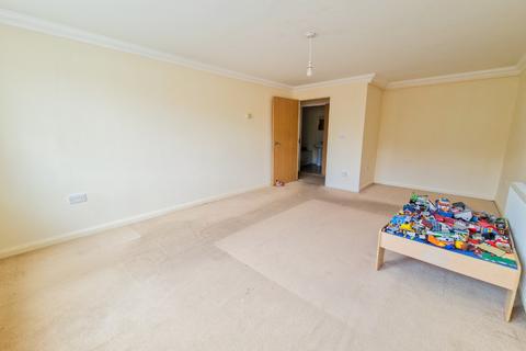 2 bedroom apartment for sale, The Pavilion, Wrotham Road, Gravesend, Kent, DA11