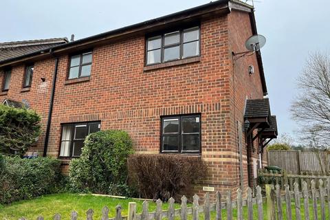 1 bedroom end of terrace house to rent, Hellyer Way, Bourne End, SL8
