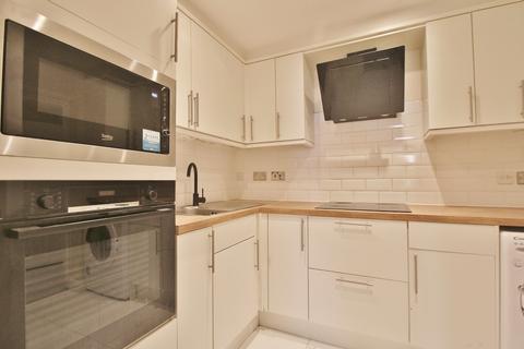 2 bedroom flat to rent, Lower Ground Floor Flat, Warwick Road, Kensington, W14