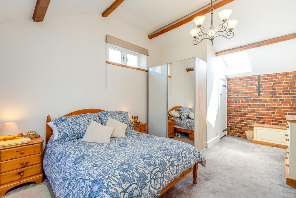 8596275-interior32