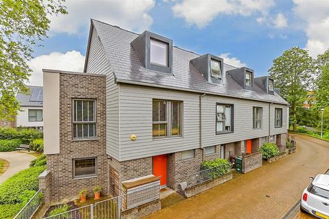 4 bedroom townhouse for sale, Riverbank Way, Wallington, Surrey