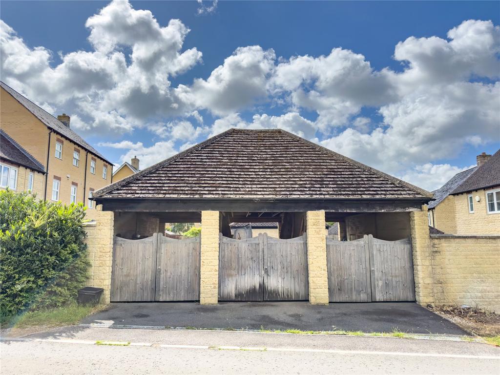 Carport - Middle