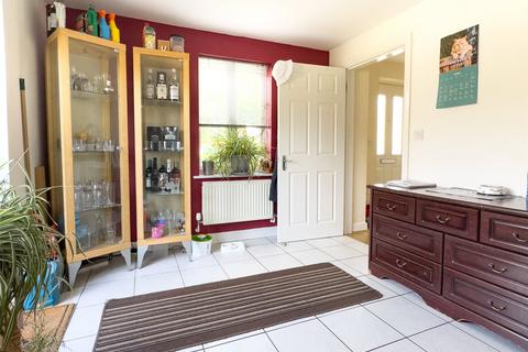 22 Flax Crescent, Carterton, OX18 1NA