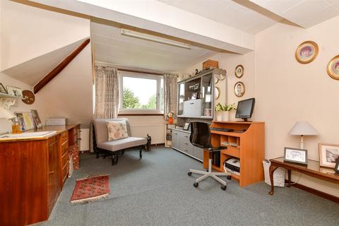 3 Valley Walk, Croydon, CR0 8SR
