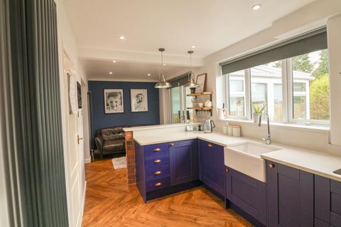 undefined, Lower Barn Road, Glossop SK13
