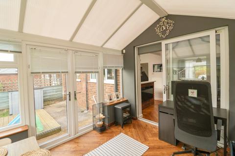 undefined, Lower Barn Road, Glossop SK13