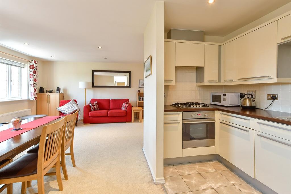 Baxendale Road, Chichester, West Sussex 2 bed apartment for sale £240,000