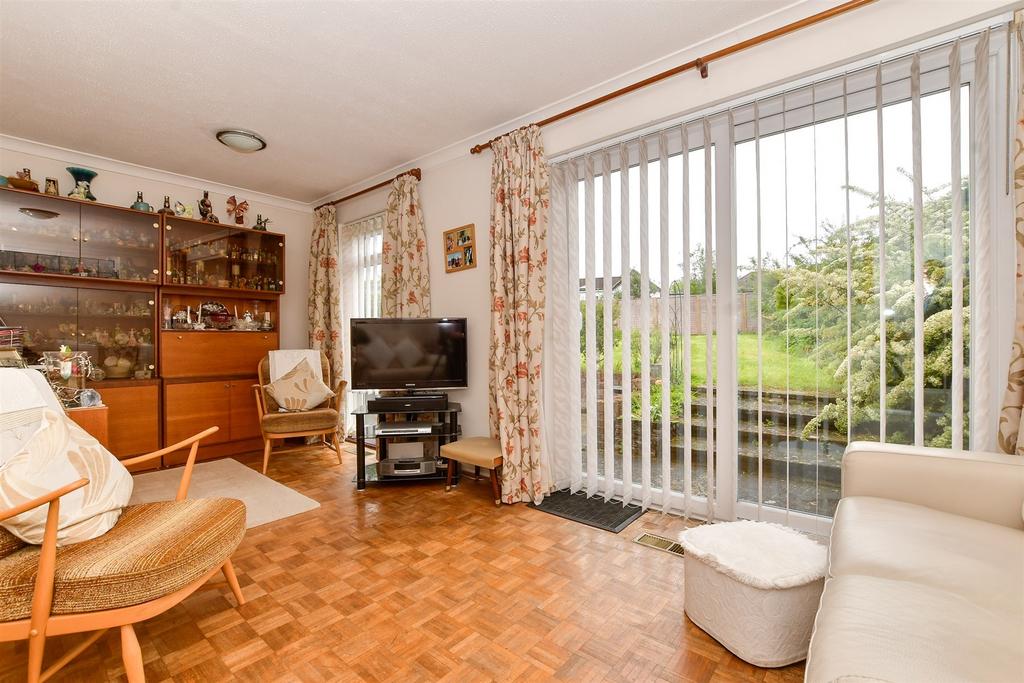 Gladeside, Shirley, Croydon, Surrey 3 bed detached bungalow for sale £525,000