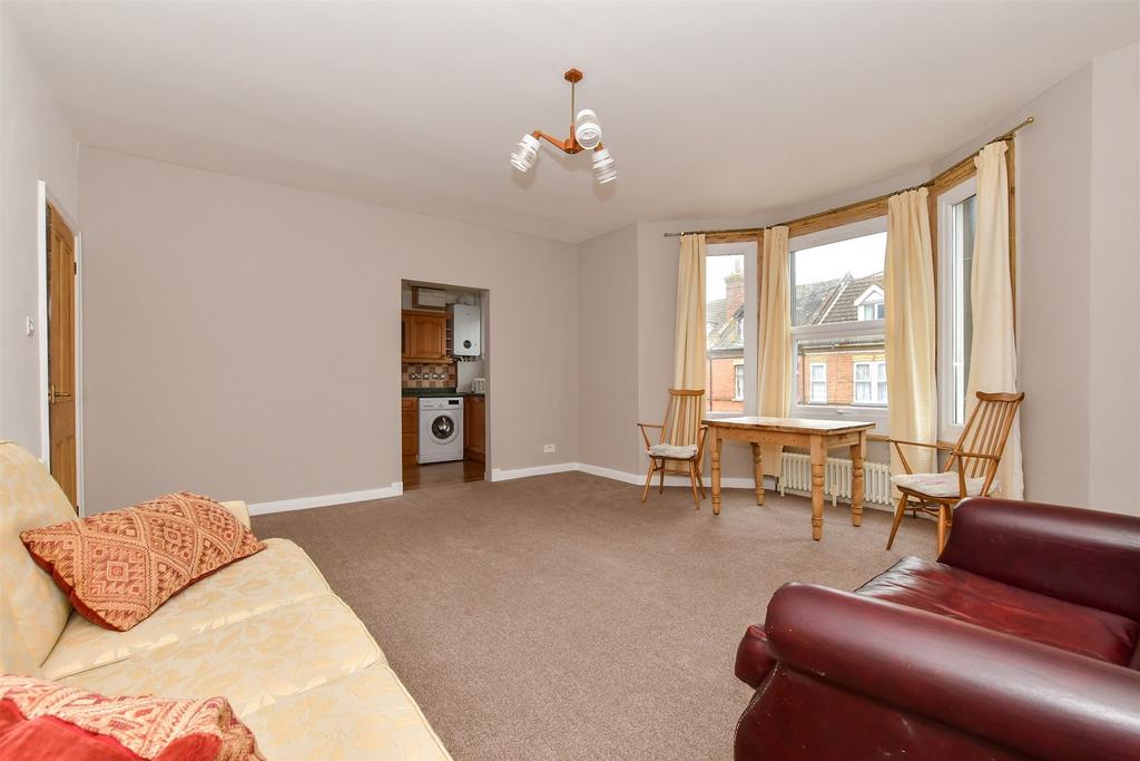 Albert Road, Hythe, Kent 2 bed apartment £270,000